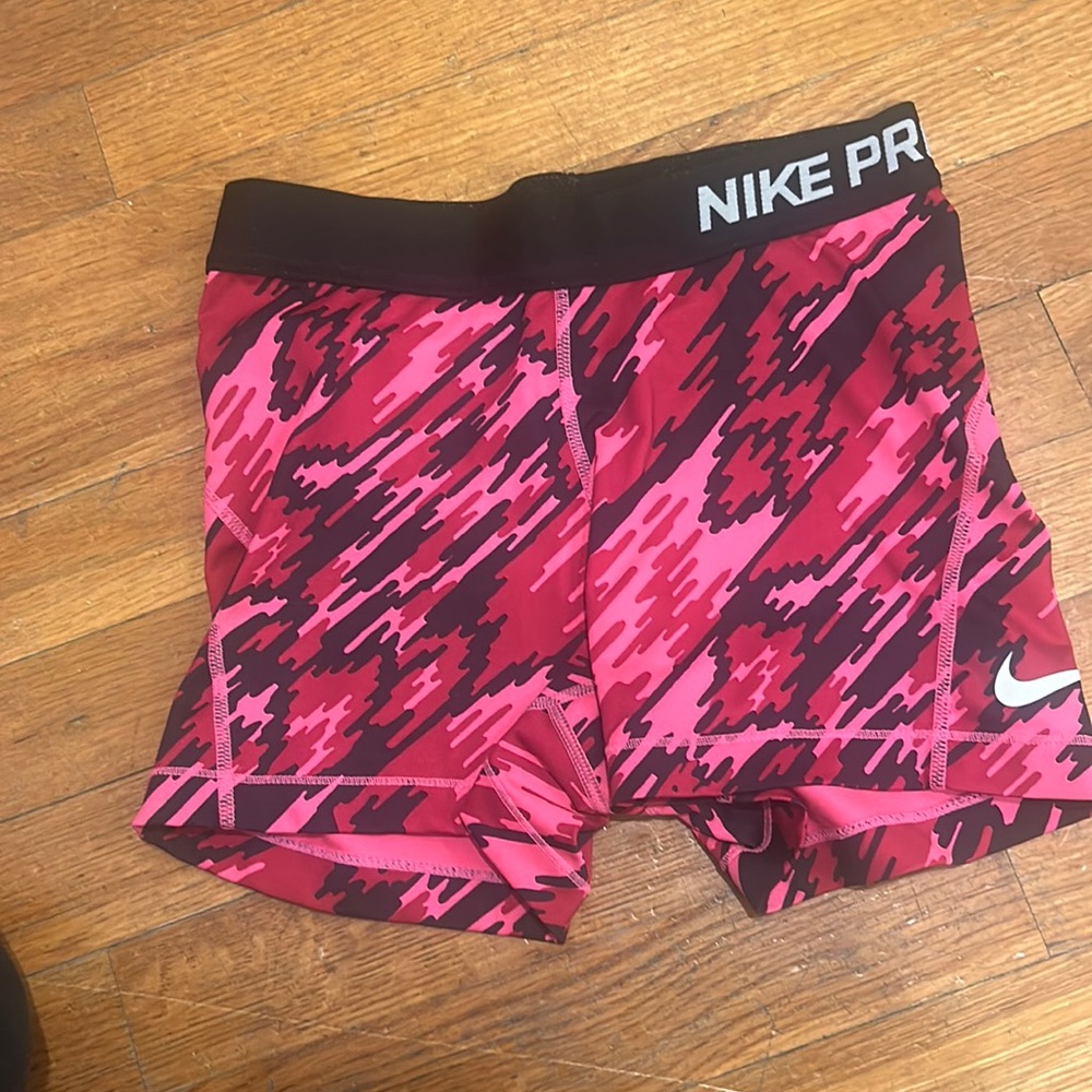 Nike Pros Small